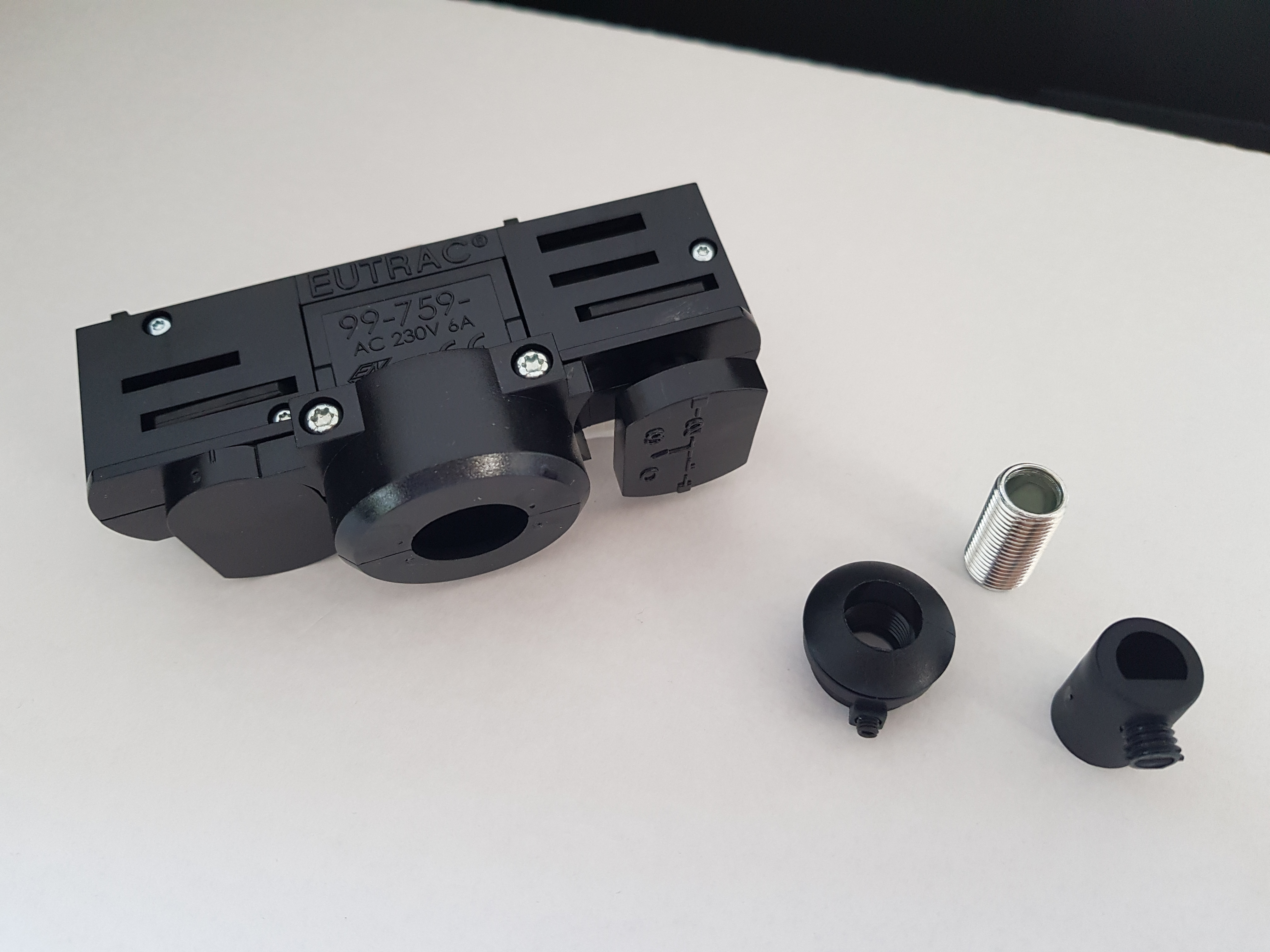 Eutrac Pendelleuchtenadapter für 3-Phasen, schwarz