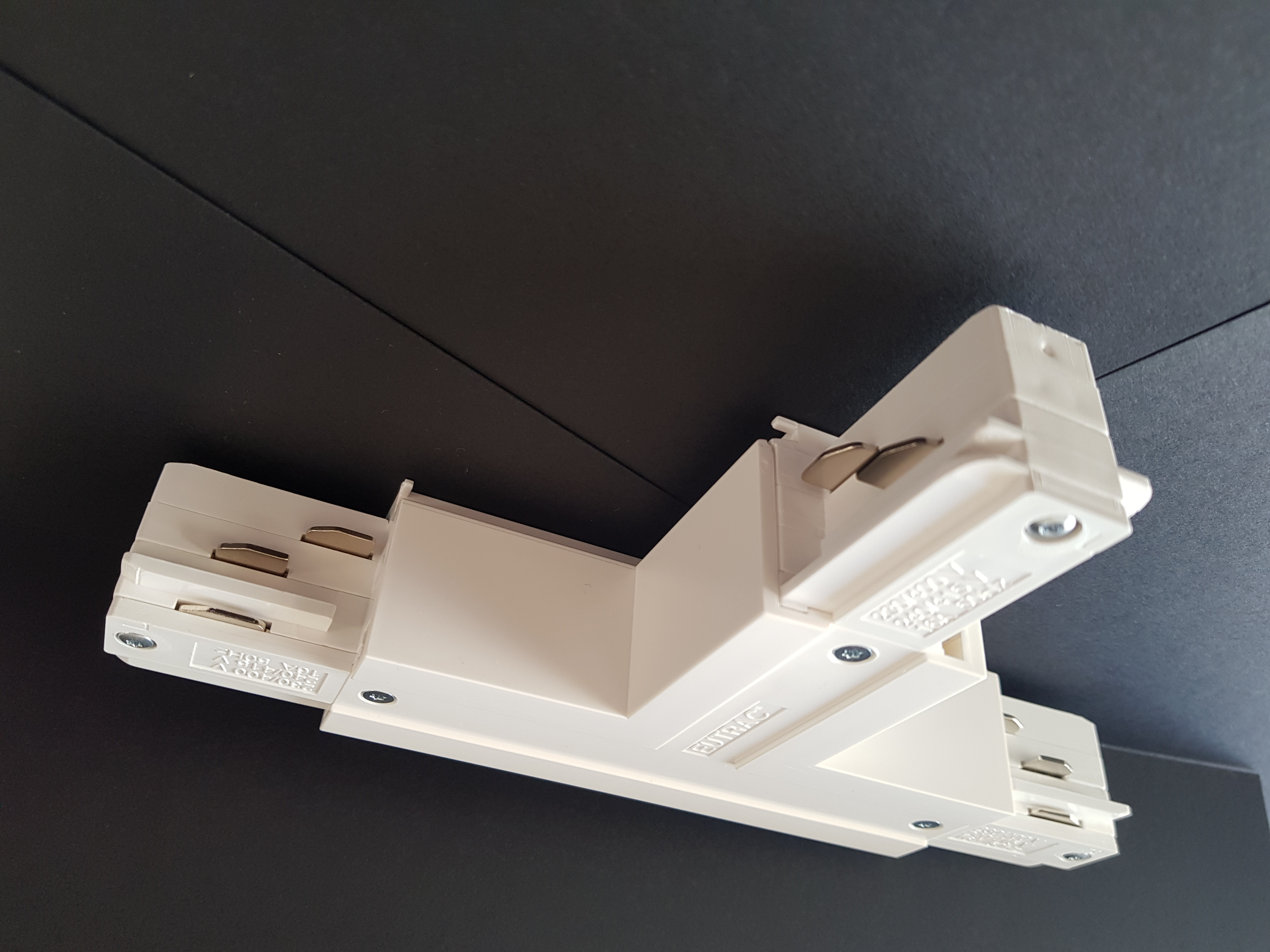 Eutrac T-Verbinder für 3-Phasen Aufbau weiß, verkehrsweiß
