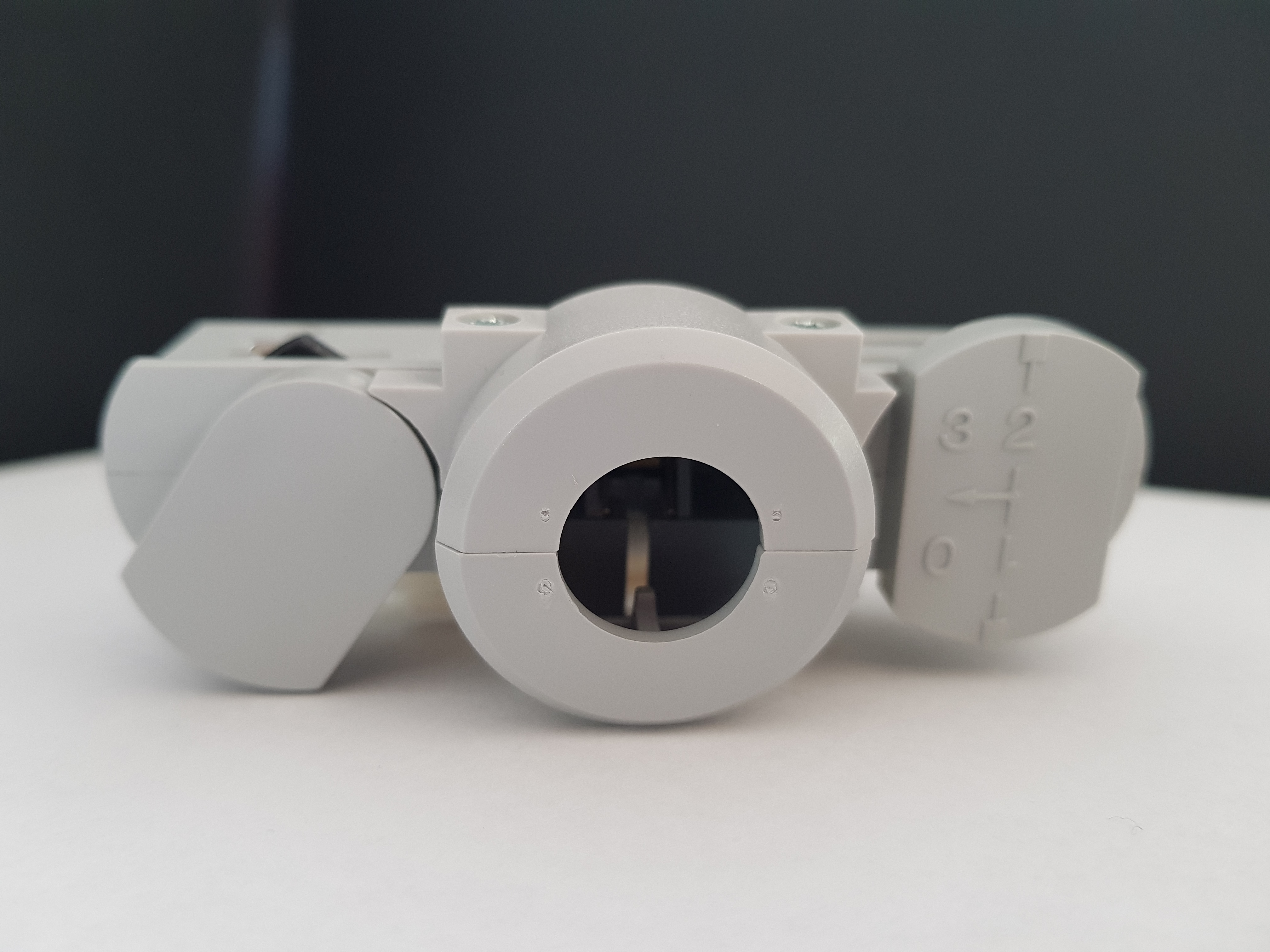 Eutrac Pendelleuchtenadapter für 3-Phasen grau