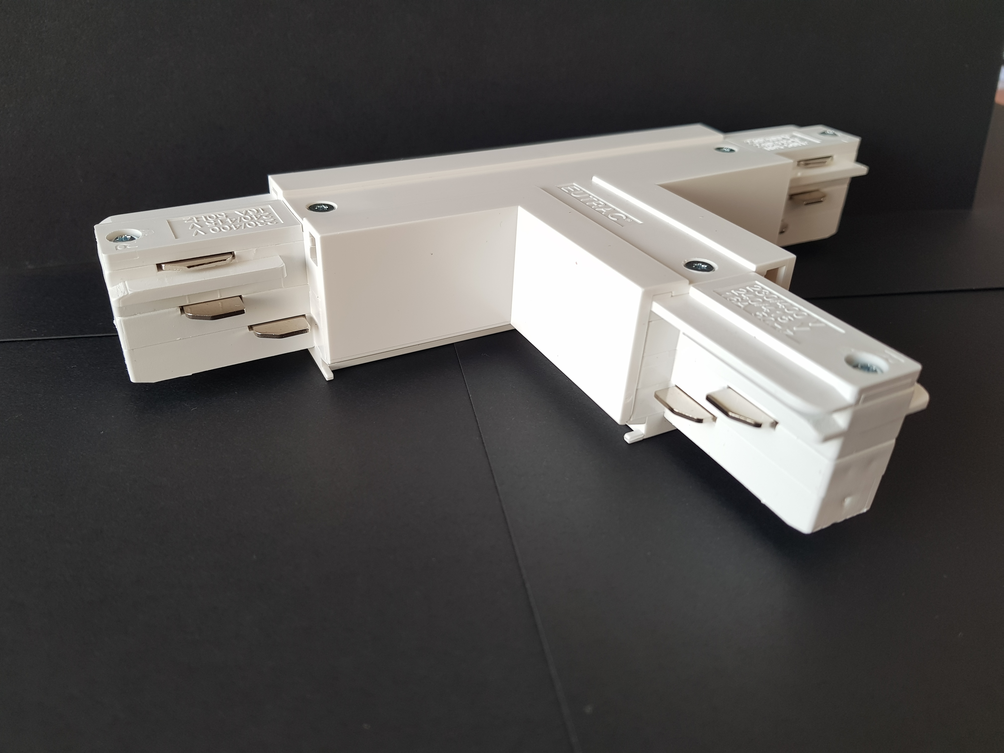Eutrac T-Verbinder für 3-Phasen Aufbau, weiß, Erde rechts