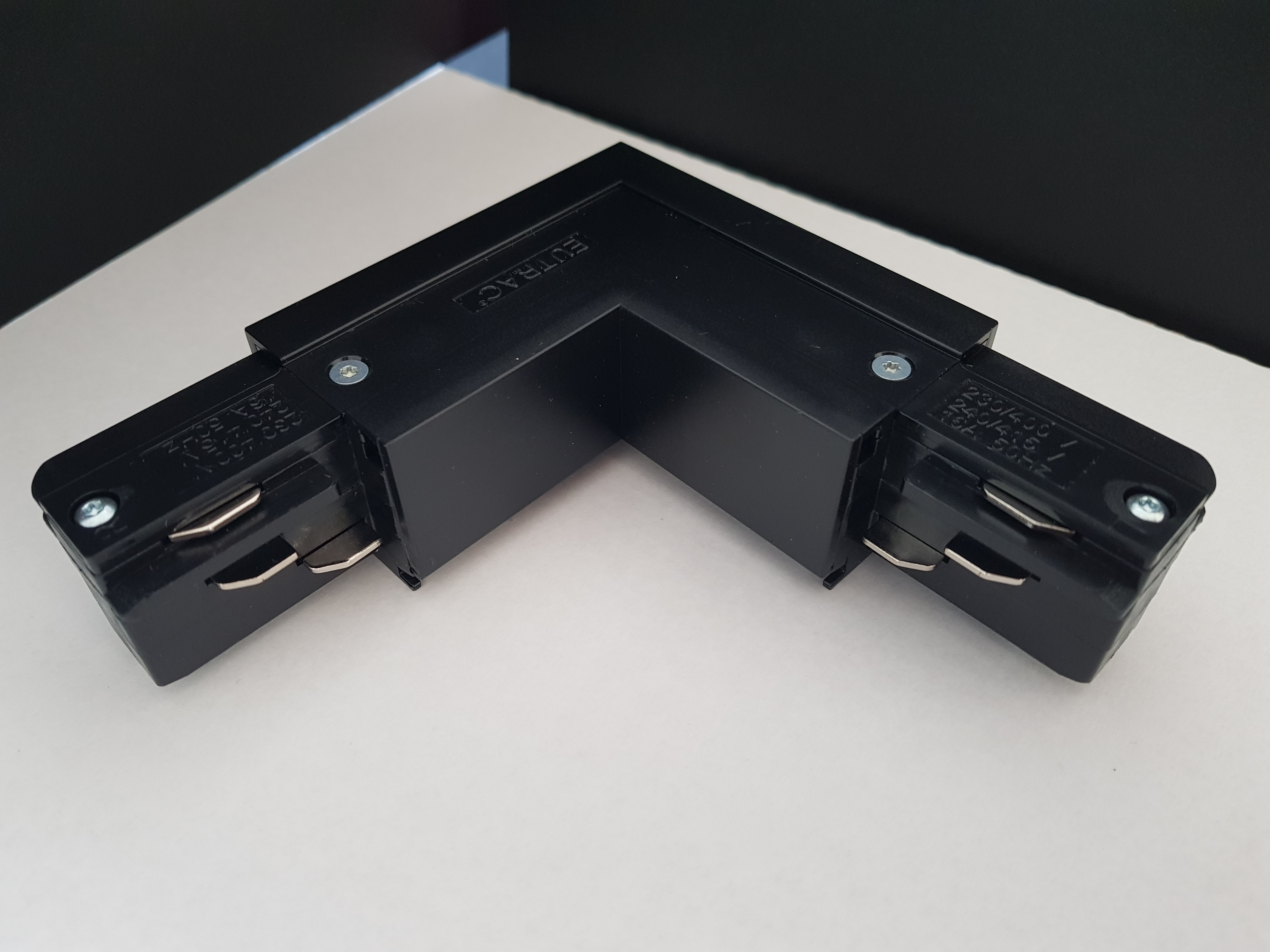 Eutrac L-Verbinder für 3-Phasen Aufbau, schwarz
