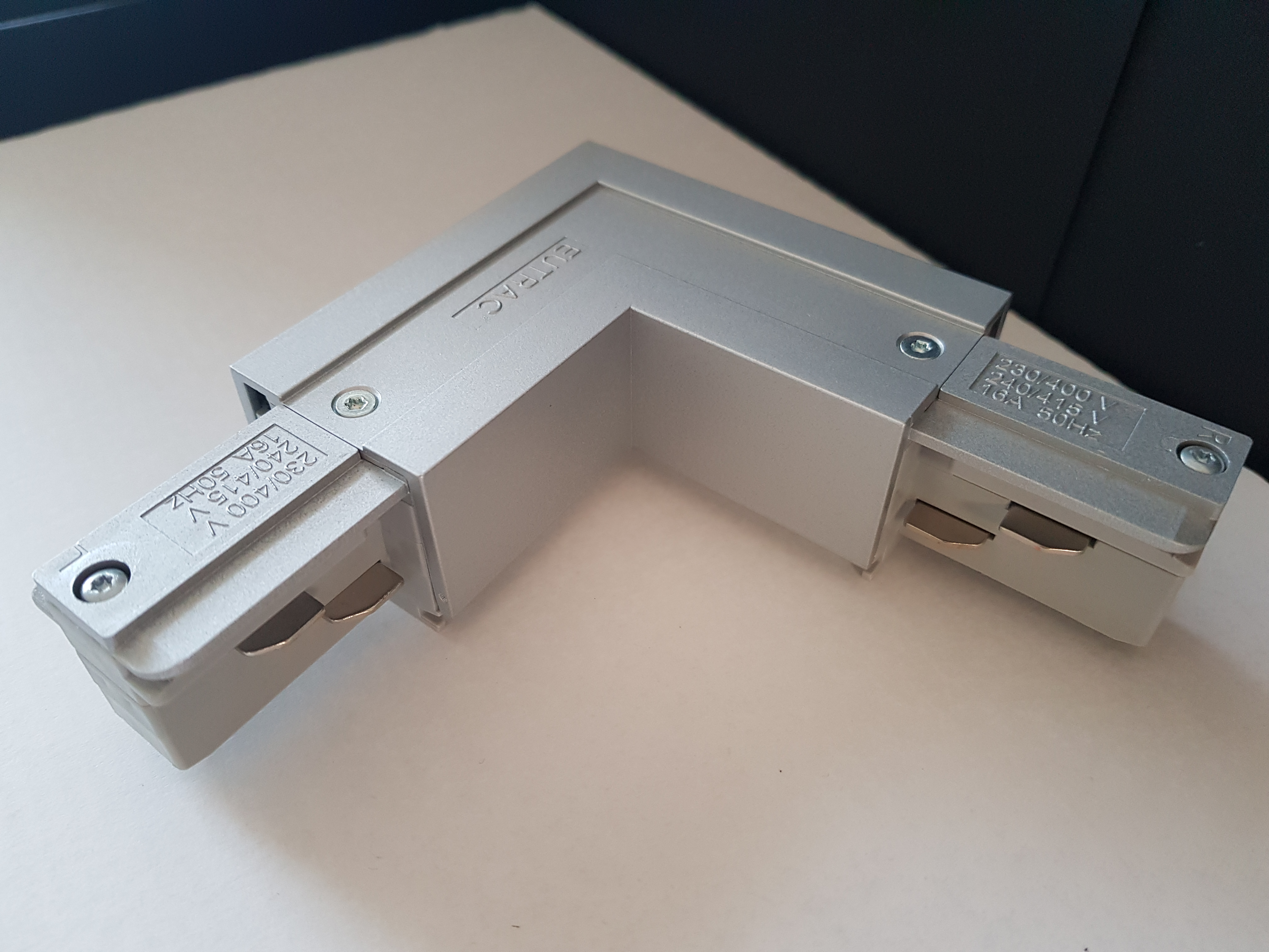 Eutrac L-Verbinder für 3-Phasen Aufbau, silbergrau