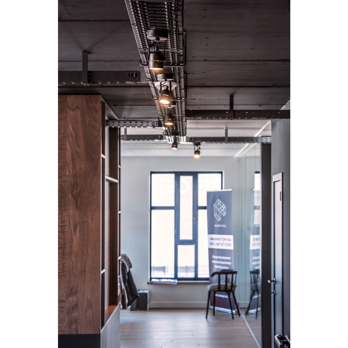 SPOT 79,schwarz